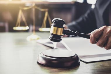 A legjobb krimik angolul egy kötetben